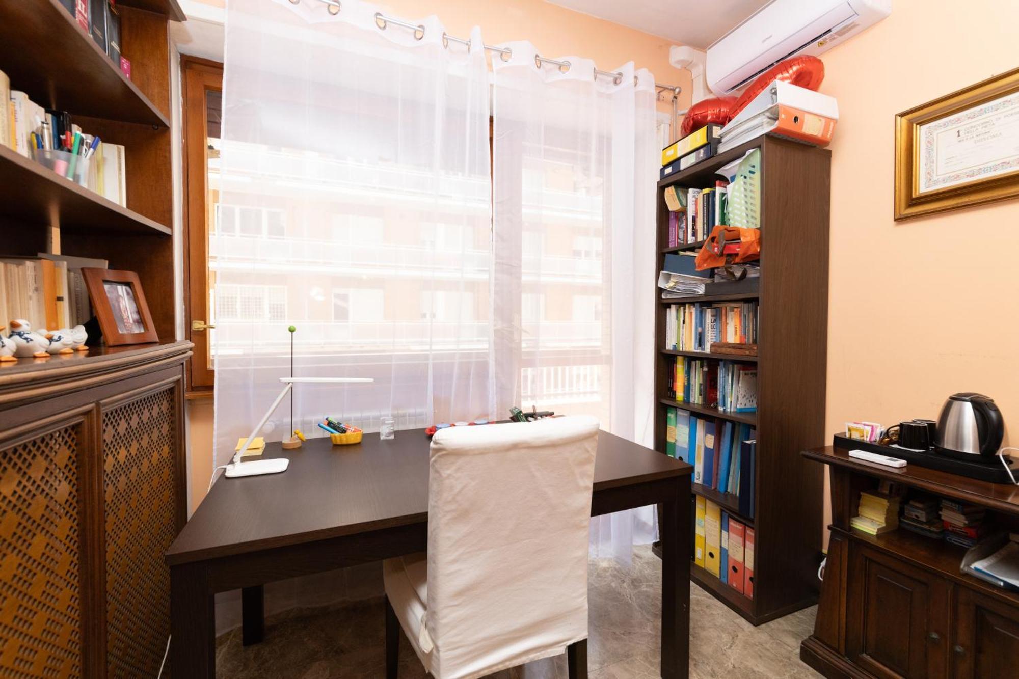 Rachele's Charming House In The Heart Of Alloggio in famiglia Roma